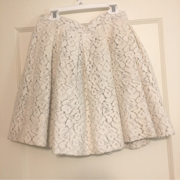 Elizabeth and James Skirt color: Music~Ivory & Silver floral lace brocade mini S - Picture 3 of 15